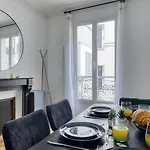 Apartment Appart. Parisien Elegant - Proche Incontournables